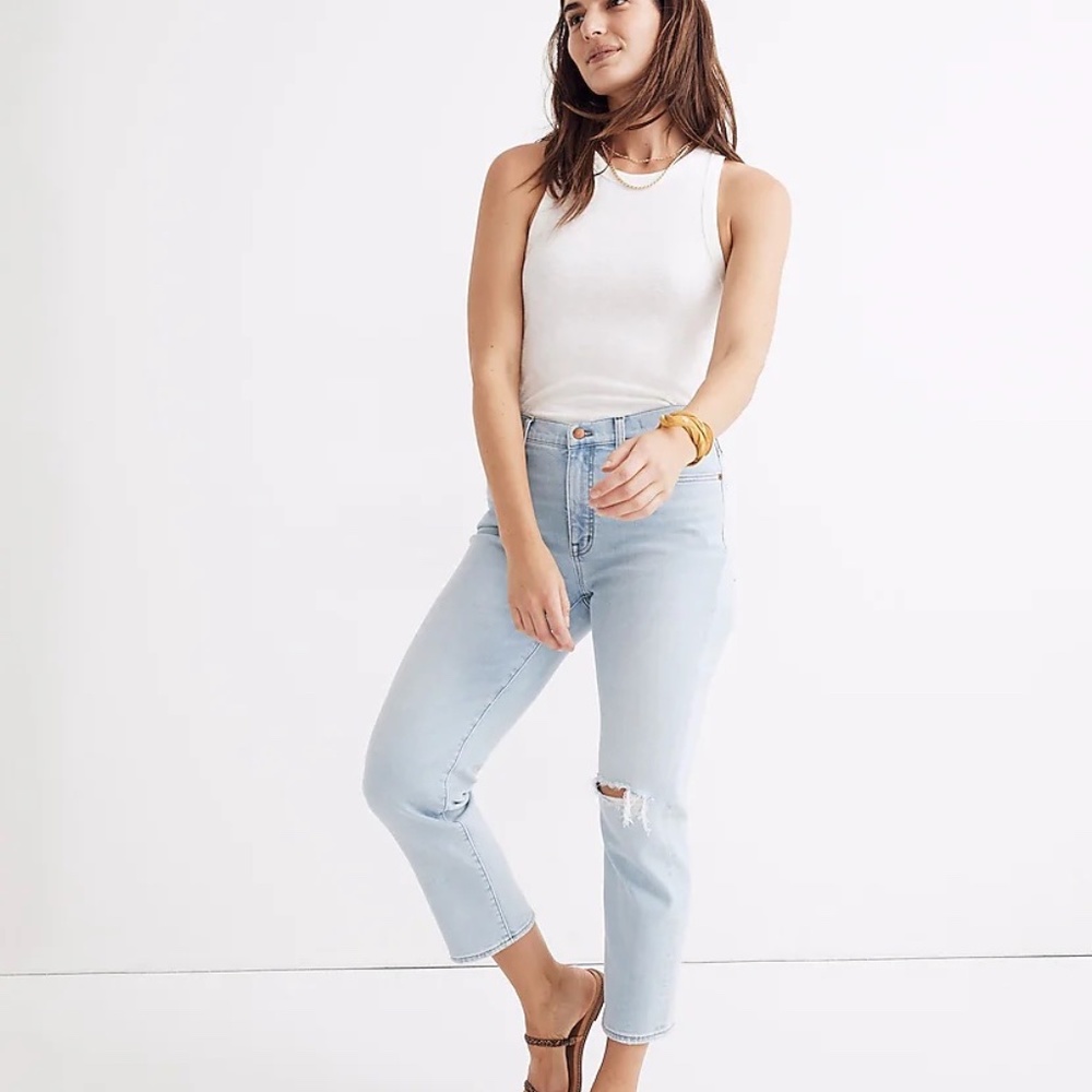 ✨3 for $50✨Madewell Mid-Rise Classic Straight Jeans, Knee-Rip, 25